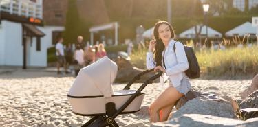 Upał a wózek dziecięcy – dlaczego NIE wolno zakrywać wózka pieluszką?